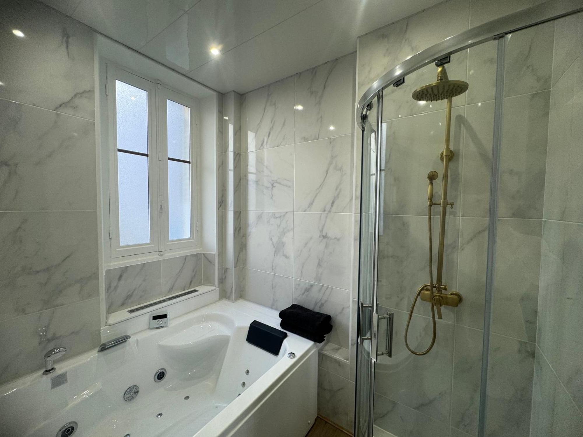 L'Experience Appartement & Spa Prive Шамбери Экстерьер фото